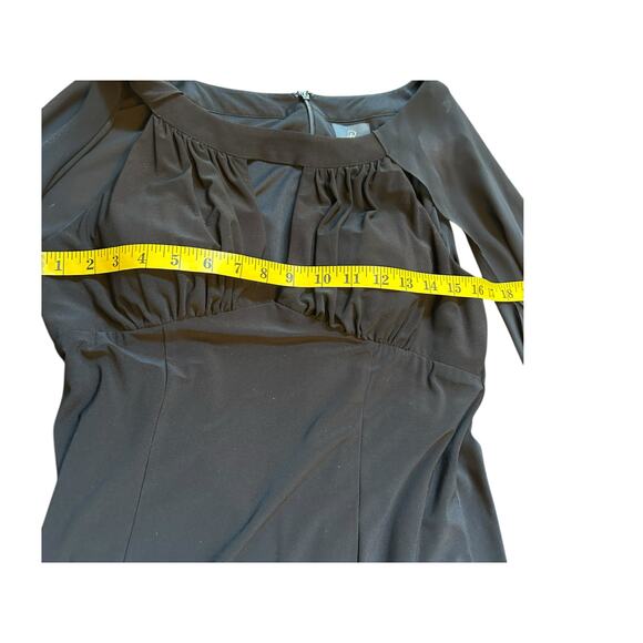 Adrianna Papell Cape Dress- Size 8 - Picture 5 of 16